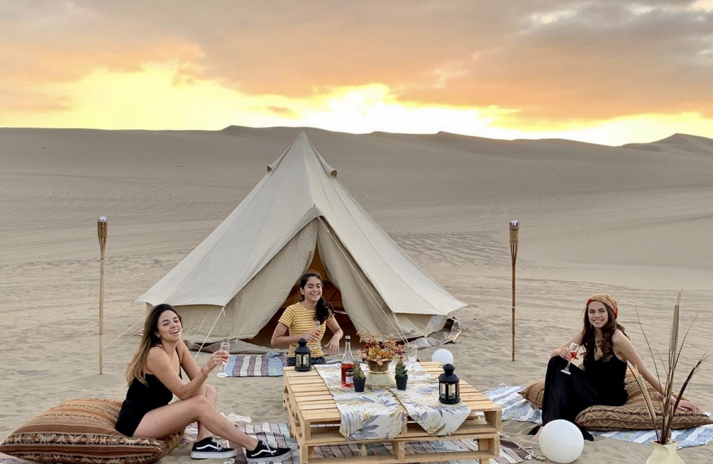 Accesorios esenciales para acampar en las dunas